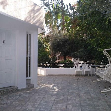 Hostel Mystery Shack Limassol Exterior foto