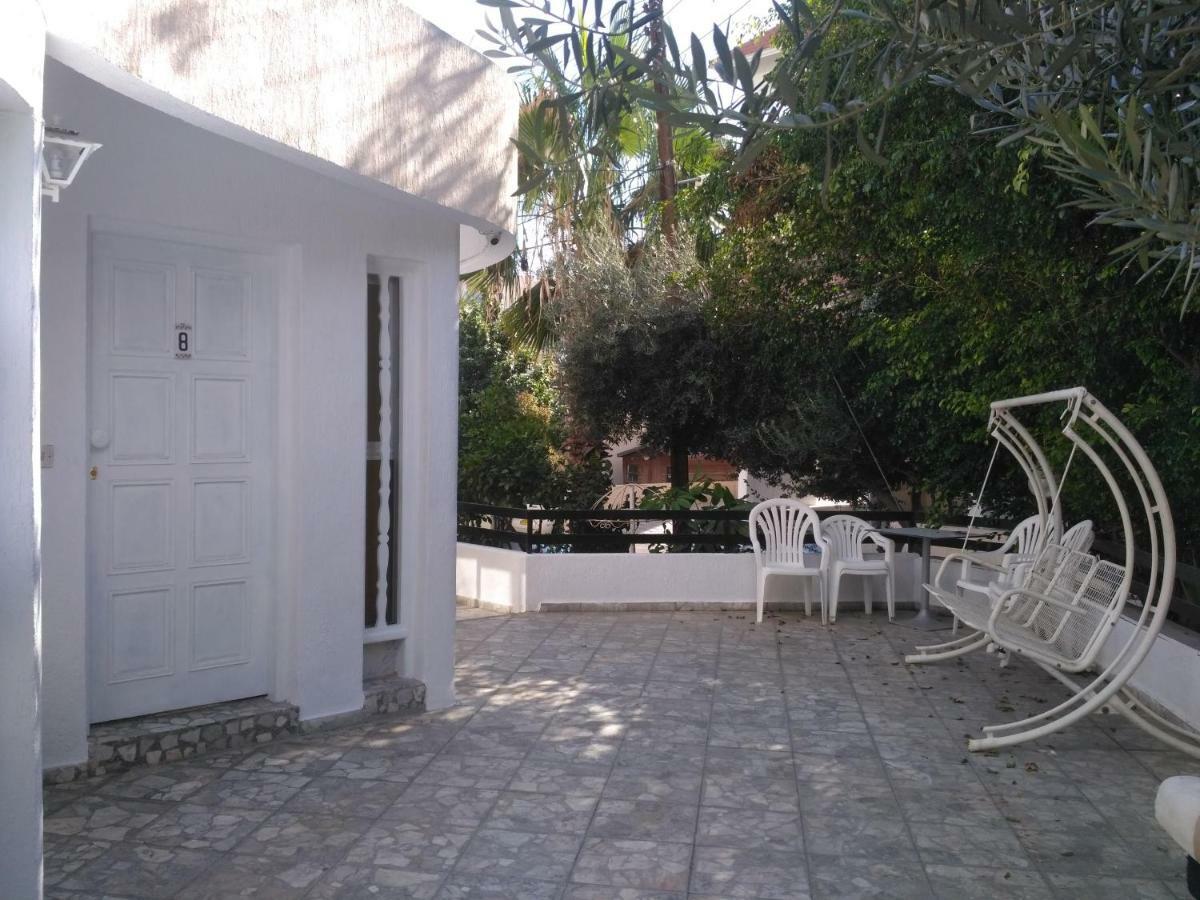 Hostel Mystery Shack Limassol Exterior foto