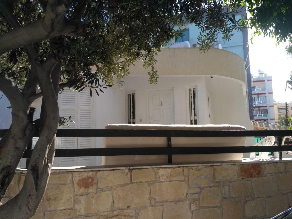 Hostel Mystery Shack Limassol Exterior foto